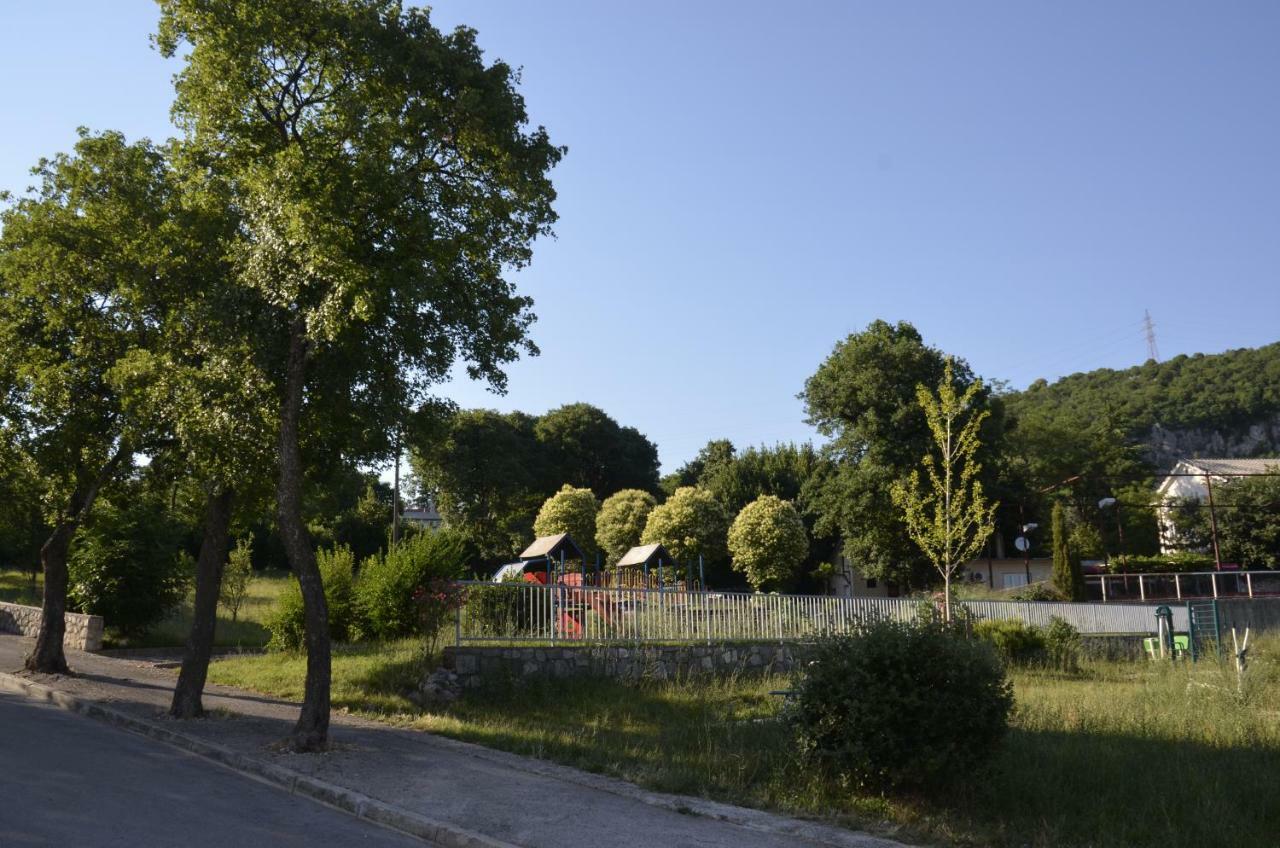 Apartments Lilly غييكا المظهر الخارجي الصورة